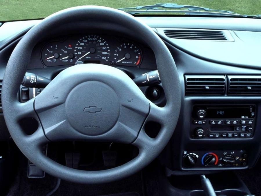  Chevrolet Cavalier Coupe 2003 года  (фото 2 из 13)